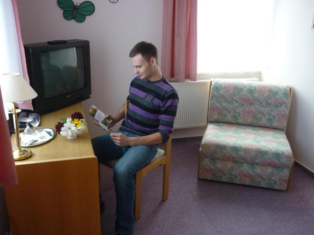 Hotel Burghof Schwarzatal Room photo